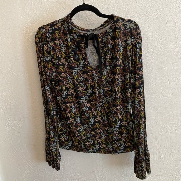 Mock Neck Floral Top - Picture 3 of 4